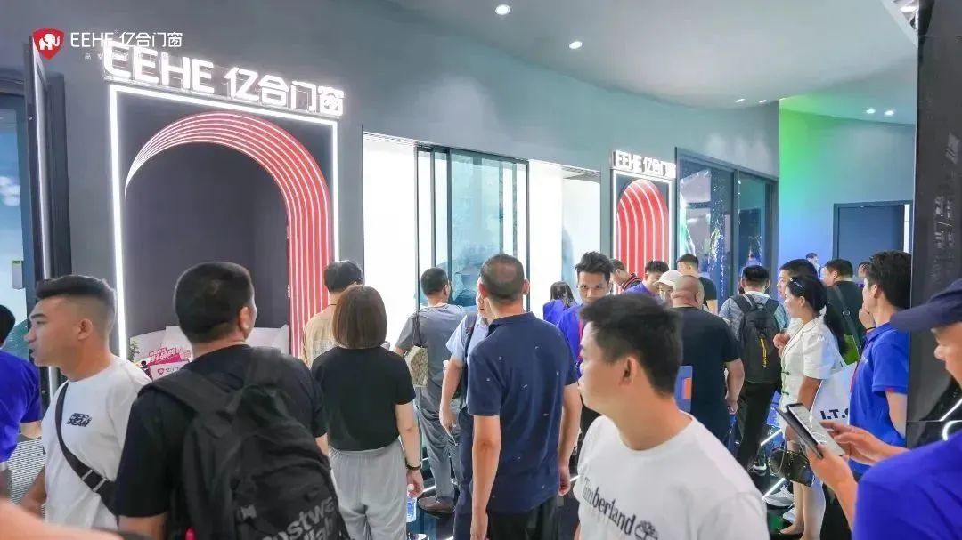 直擊2023廣州建博會(huì)現(xiàn)場(chǎng)，億合門窗以實(shí)力出圈，全新形象展廳人氣爆棚！